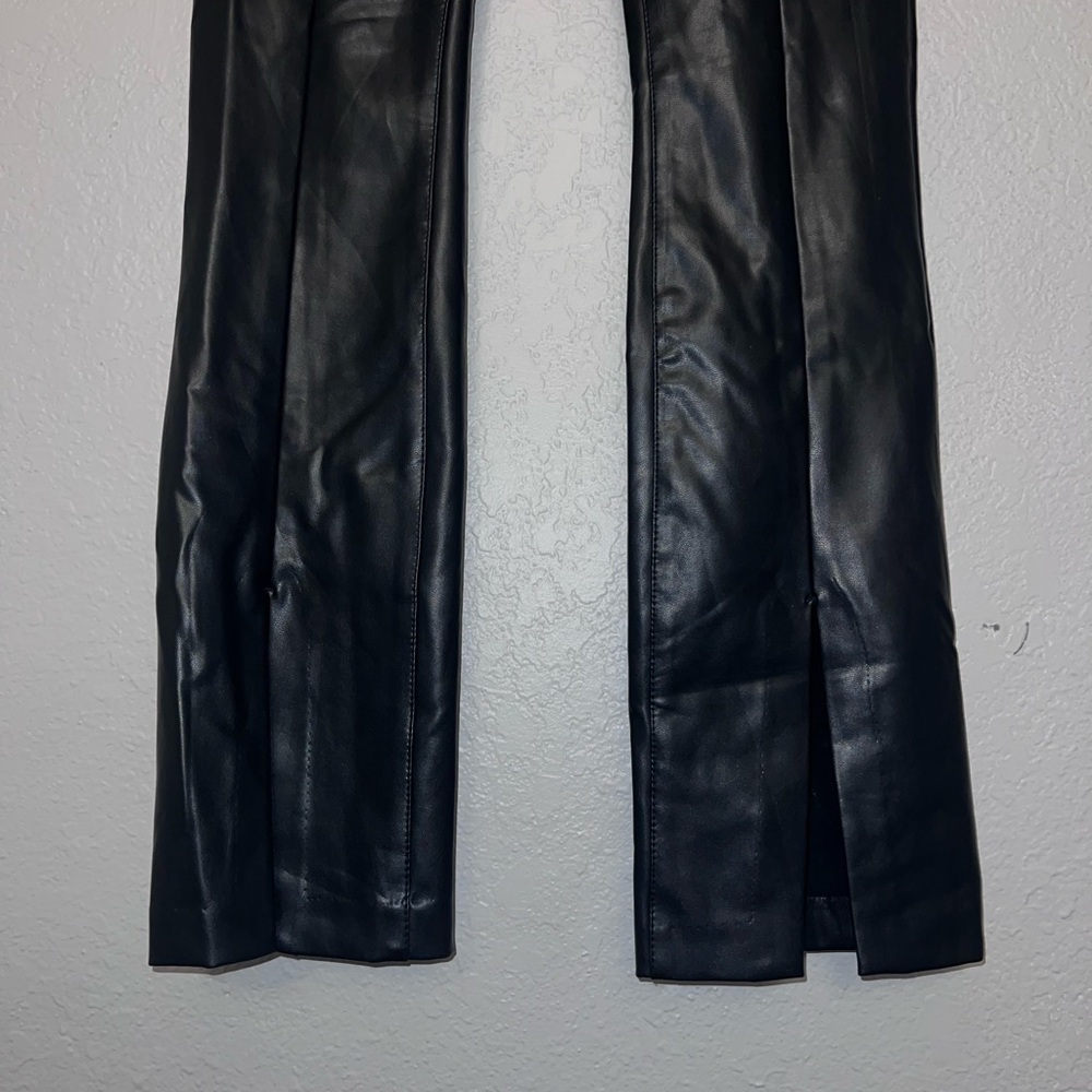 Abercrombie & Fitch Women The Skinny Ultra High Rise Faux Leather Black Jeans - Picture 3 of 8